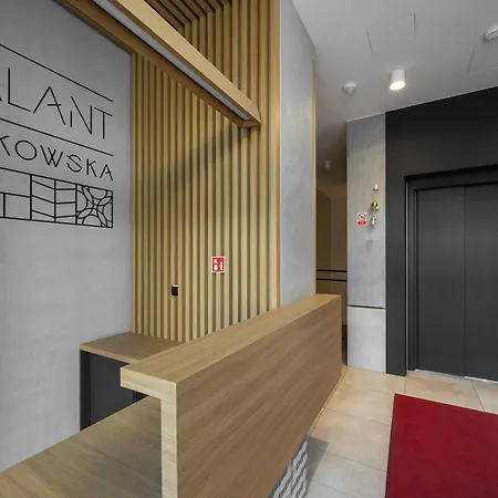 Elegant Zabkowska With Parking & Ac By Renters * 바르샤바