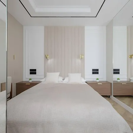 Elegant Zabkowska With Parking & Ac By Renters Prestige 아파트 *