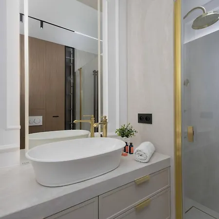 Elegant Zabkowska With Parking & Ac By Renters Διαμέρισμα